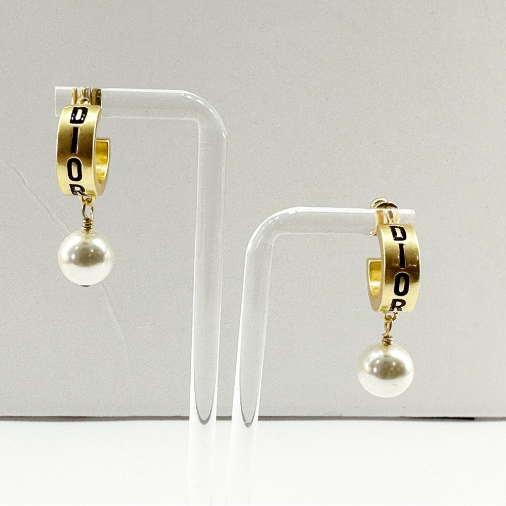 🤩🤩 DIOR 🤩🤩 Small C Hoop Pearl Pendant Earrings